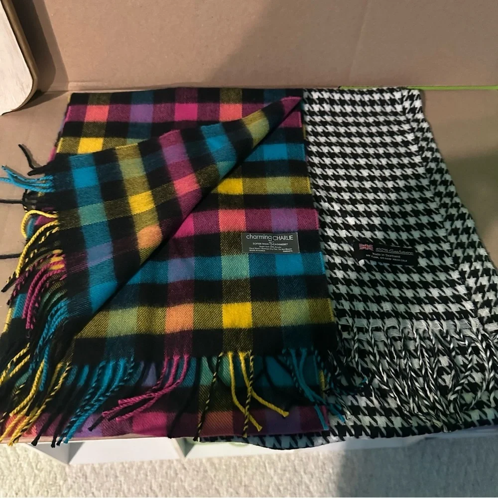 Patterned Scarves - Picture 1 of 3